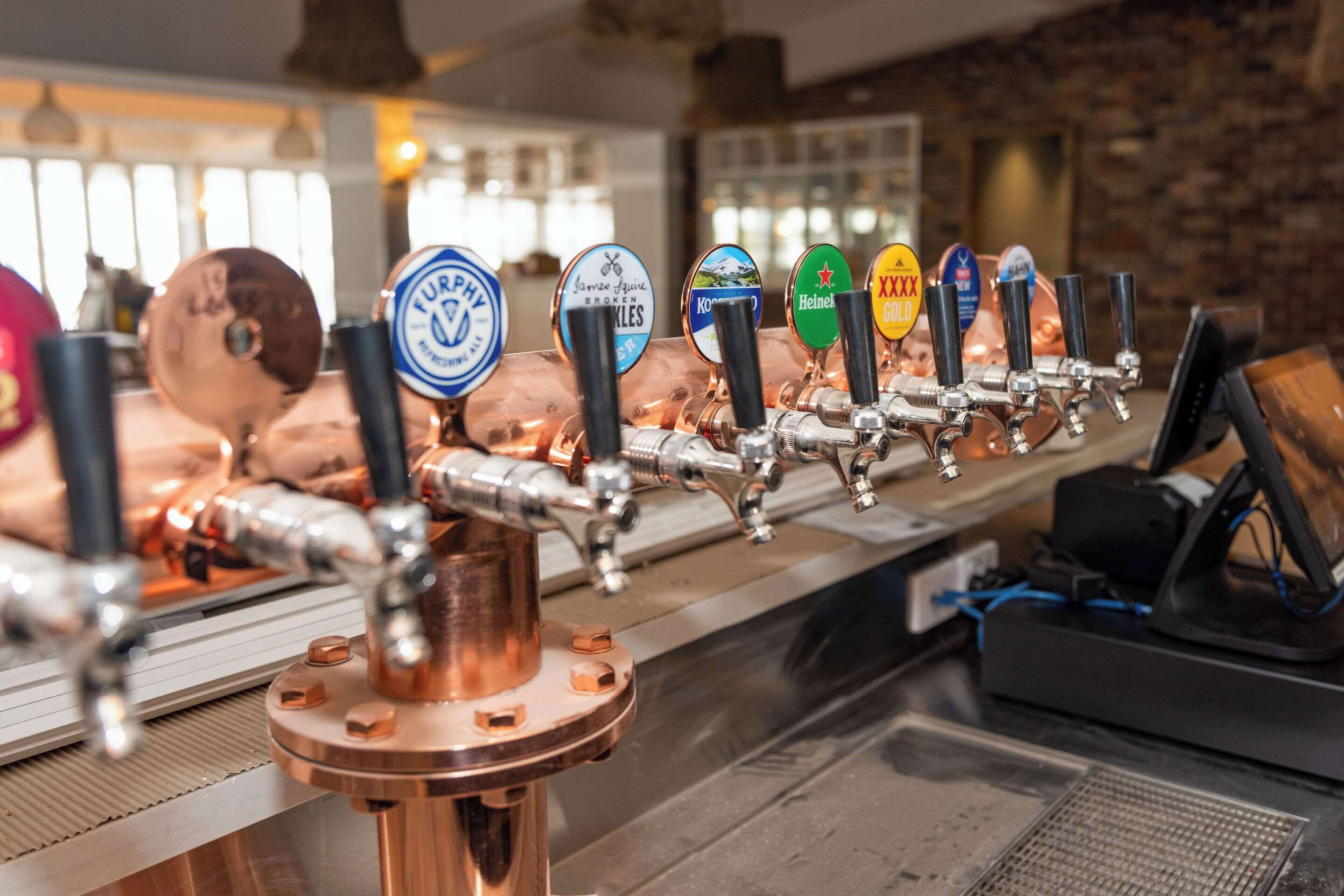 breakfast, lunch, dinner served; sea views