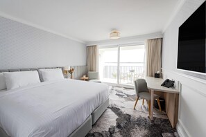 In-room safe, individually furnished, desk, laptop workspace