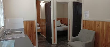 Deluxe Room, Non Smoking, Kitchen (Deluxe 2 Bdrm Cabin) | Bed sheets