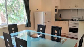 Superior 3 Bedroom Villa | 房內用餐區