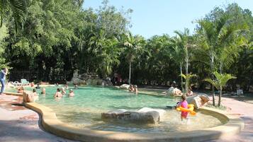 2 outdoor pools, pool loungers