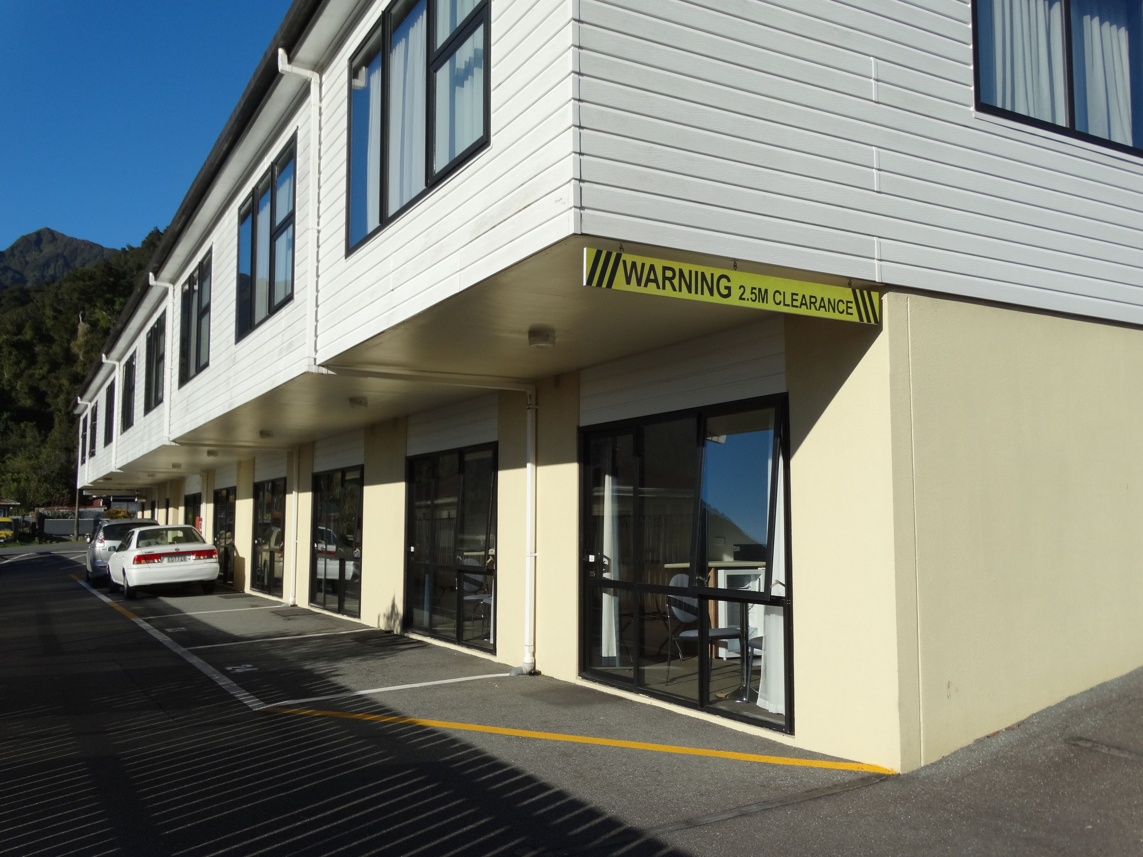 Queen Studio | In-room safe, desk, iron/ironing board, rollaway beds