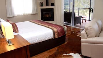 Soundproofing, iron/ironing board, bed sheets