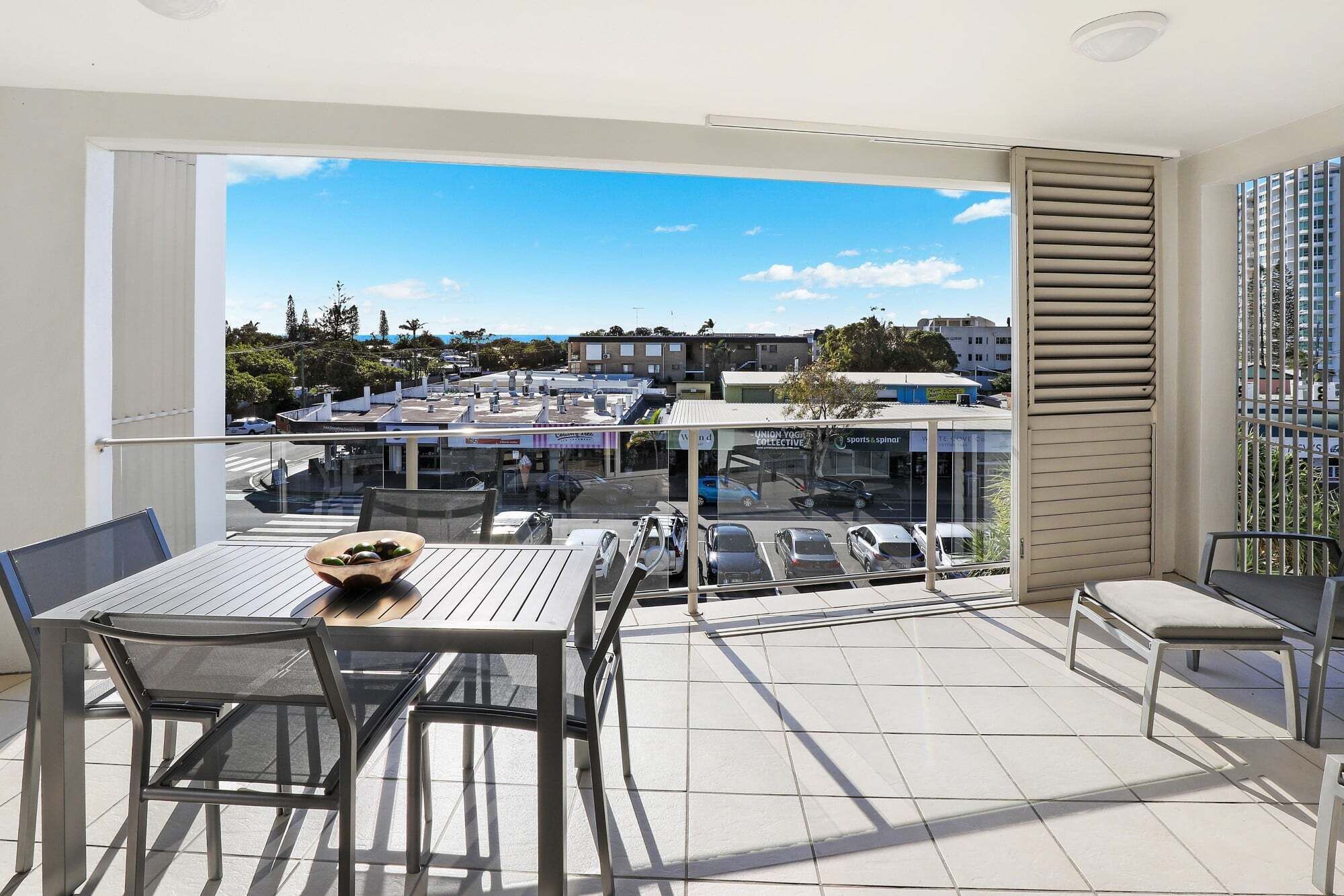 1 bedroom - level 2 | 2 bedrooms, individually decorated, individually furnished