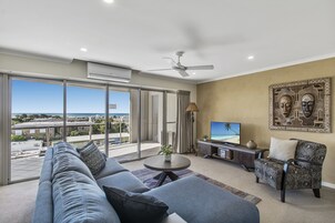 2 Bedroom Ocean View - Level 3 and 4
