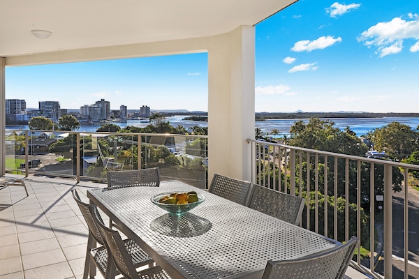 2 Bedroom Ocean View - Level 3 and 4 | Individually decorated, individually furnished, iron/ironing board