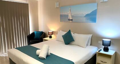 Cityville Apartments & Motel