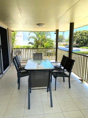 Apartamento standard, vários quartos, para não fumantes, cozinha (4BRM RIVERFRONT) | Terraço/pátio