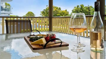 Leilighet – standard, flere soverom, ikke-røyk, kjøkken (4BRM RIVERFRONT) | Terrasse/patio