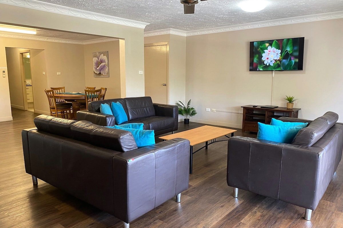 4 Bedroom Riverfront Apartment | Living area | 40-inch LCD TV with digital channels, TV