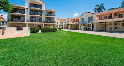 Cityville Apartments & Motel