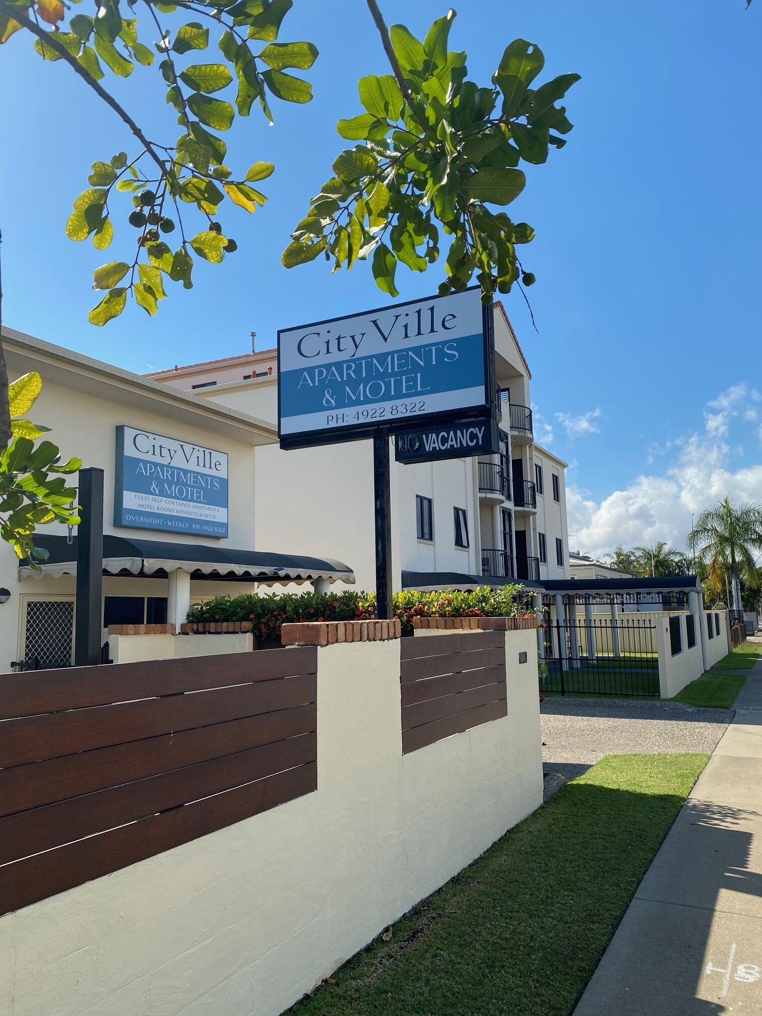 숙박 시설 정면