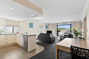  2 Bedroom Apartment  | Living area - Cityville Apartments & Motel (Rockhampton)