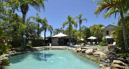 Skippers Cove Waterfront Resort