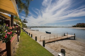 View from property - Skippers Cove Waterfront Resort (Noosaville)