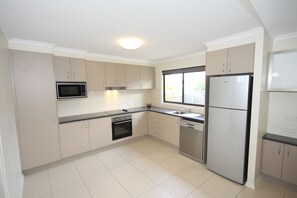 Two Bedroom Holiday Home | Private kitchen