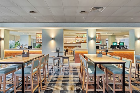 Lunch and dinner served