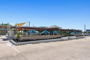 Front of property - Brighton Hotel (Brighton)