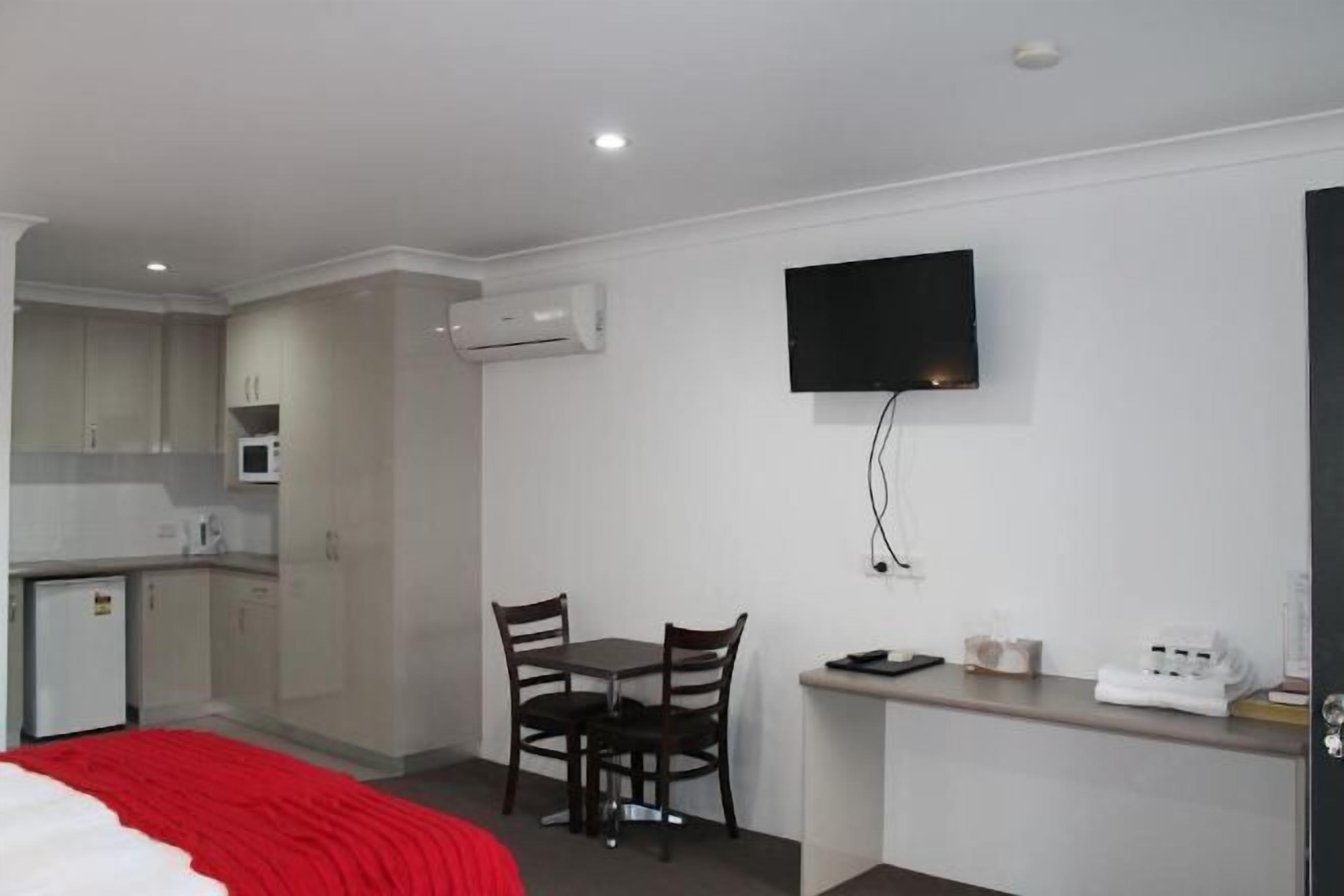 手提電腦工作空間、隔音、熨斗/熨衫板、免費嬰兒床