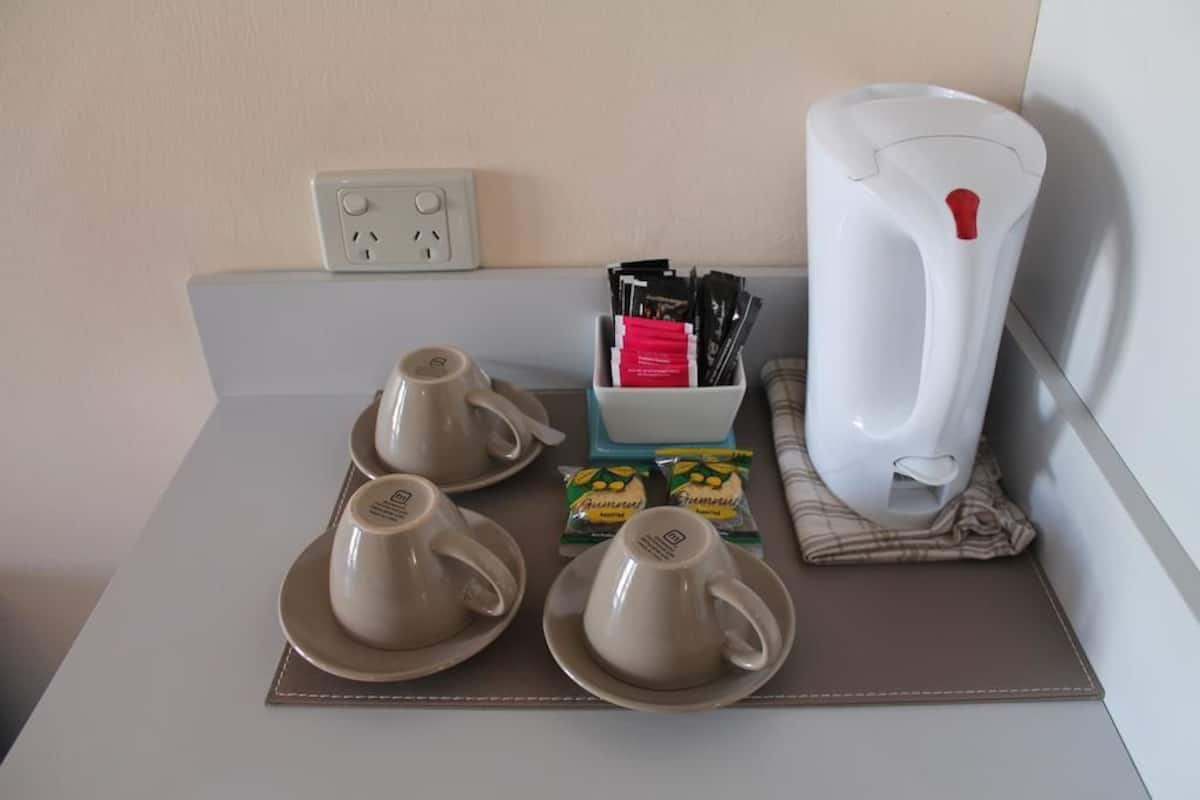 Kahden hengen perushuone (kaksi sänkyä) (Twin Room Basic) | 1 makuuhuone, äänieristys, silitysrauta/-lauta, ilmainen Wi-Fi