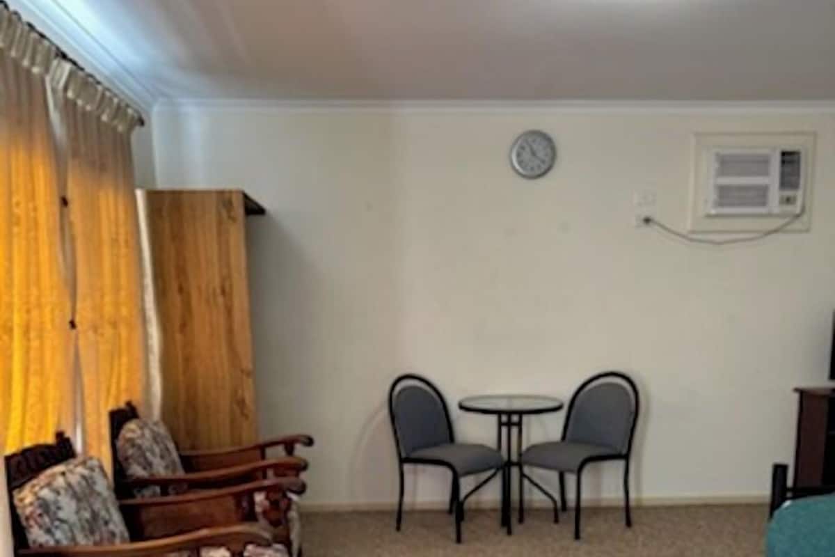 Standard Studio | Iron/ironing board, free WiFi, bed sheets