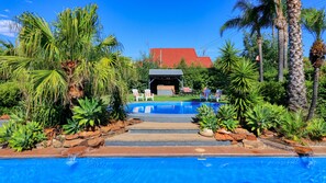 2 outdoor pools