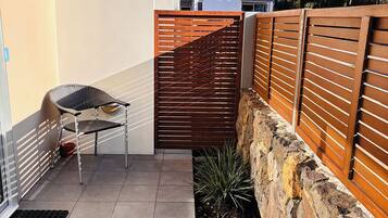 Ground Floor Superior Studio | Courtyard view