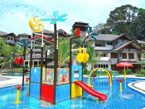 2 座室外游泳池