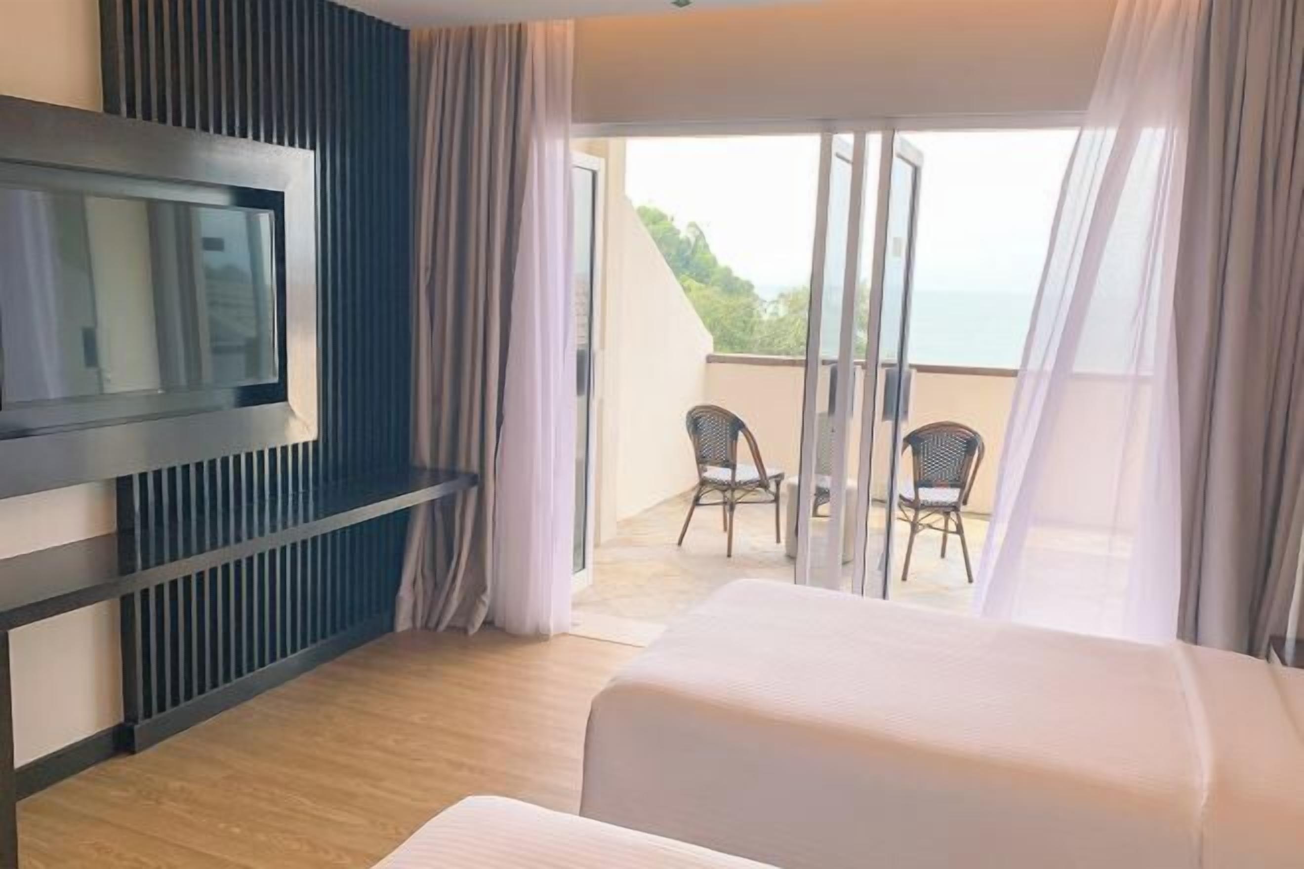 Zimmersafe, Schreibtisch, Bügeleisen/Bügelbrett, kostenloses WLAN