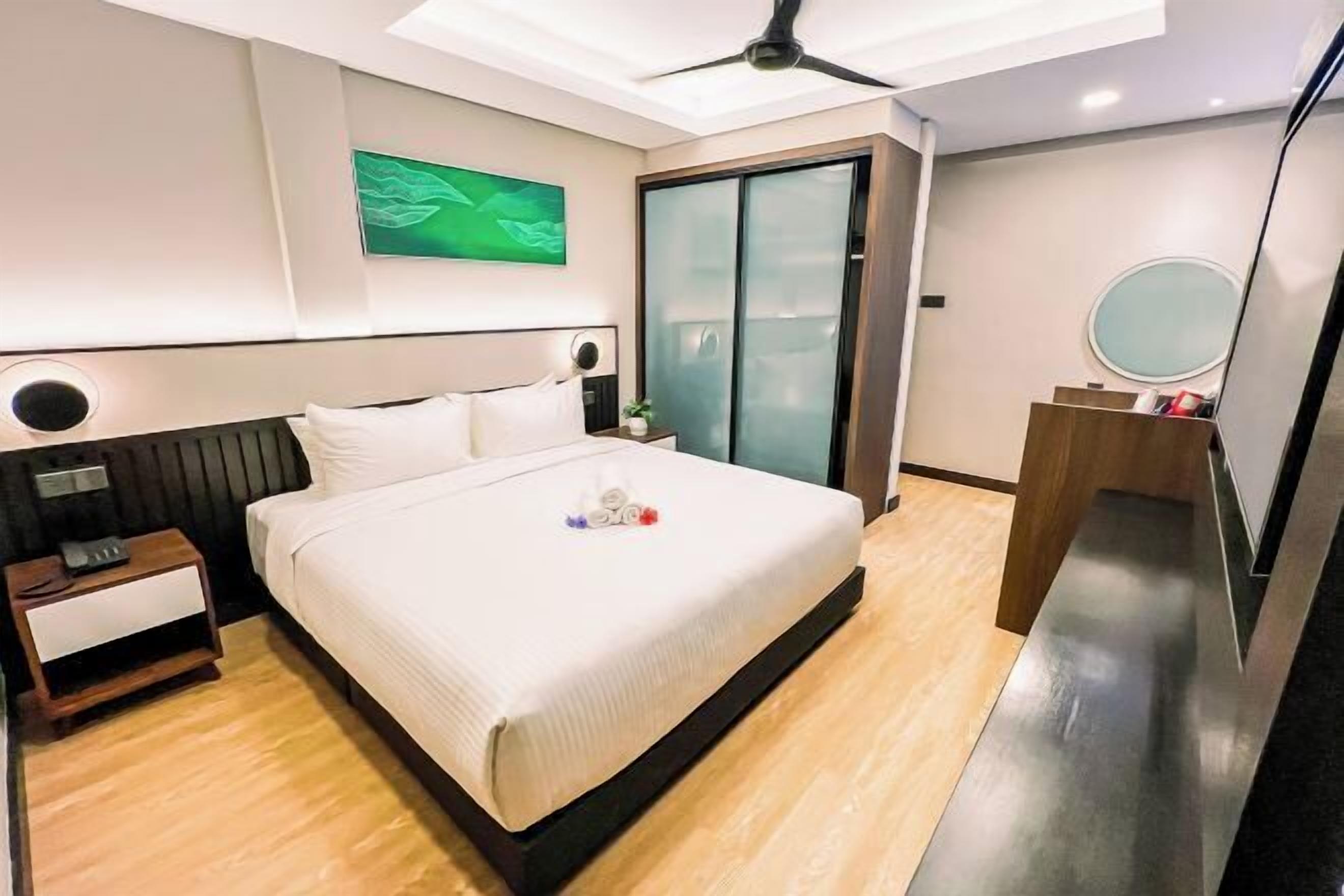 Zimmersafe, Schreibtisch, Bügeleisen/Bügelbrett, kostenloses WLAN