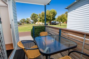 2 Bedroom Cabin - Albatross | Terrace/patio