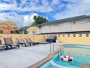 Hồ bơi ngoài trời 