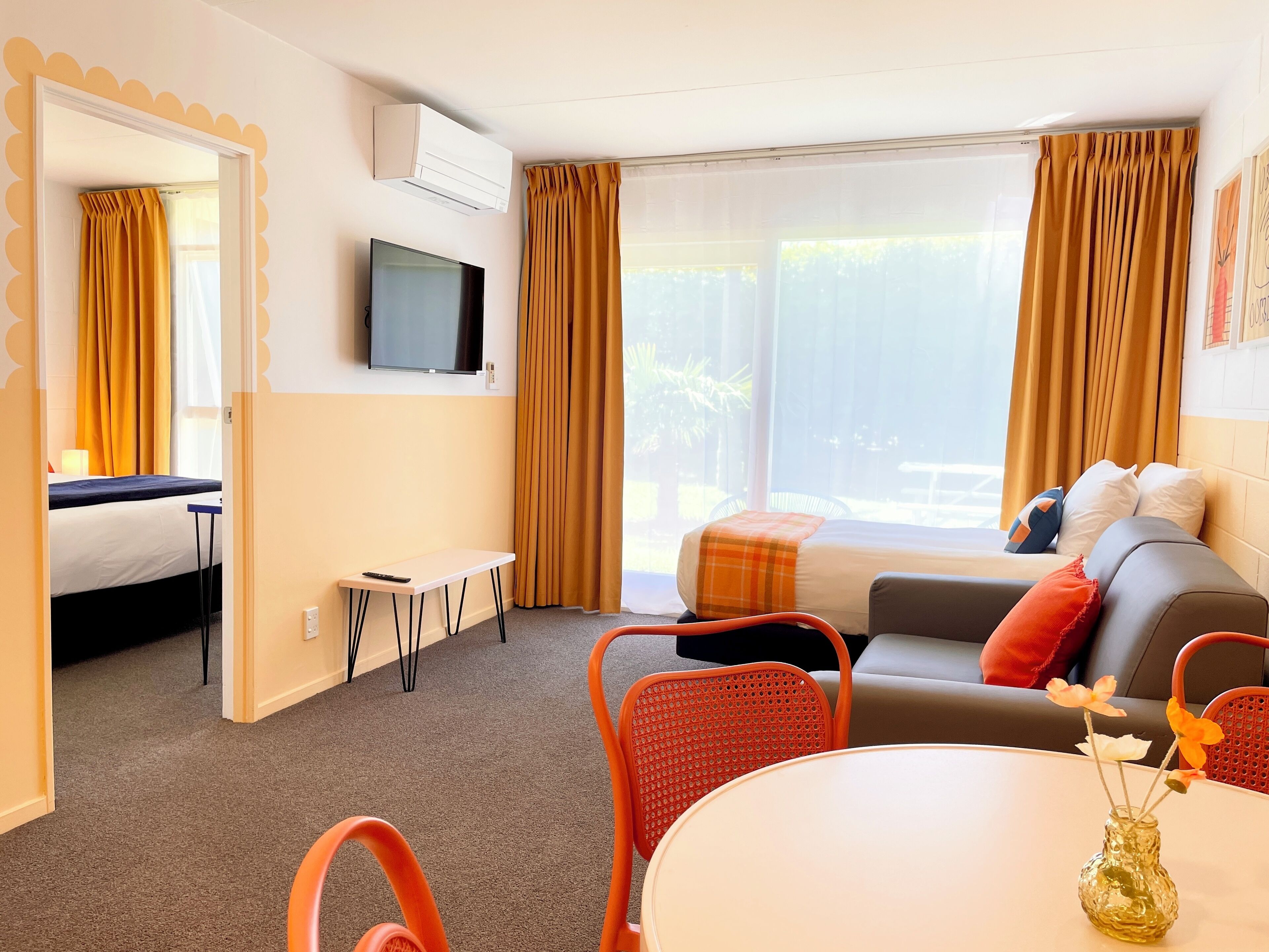 Superior Suite, 1 Bedroom, Garden View | Living area | Flat-screen TV