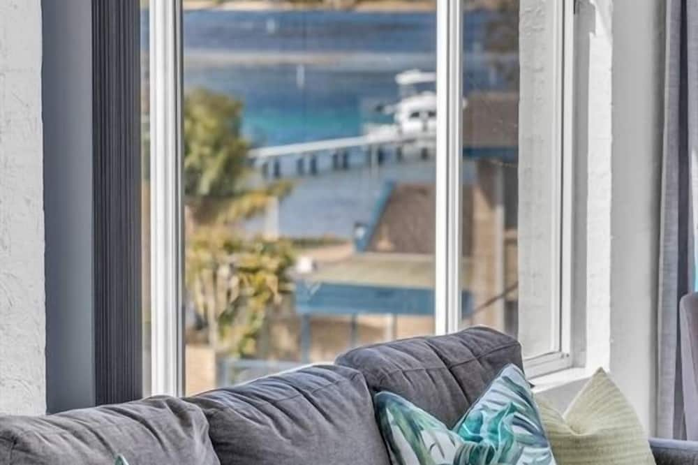 The Palms Apartments