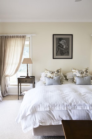 Rosby Guesthouse with view (4 Bedrooms) | Egyptian cotton sheets, premium bedding, pillowtop beds - Rosby Guesthouse (Eurunderee)