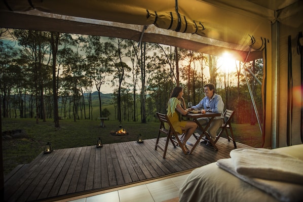 Chambre Double Luxe, 1 grand lit, fumeur, vue vallée (Luxury Eco-Tent) | Terrasse/Patio