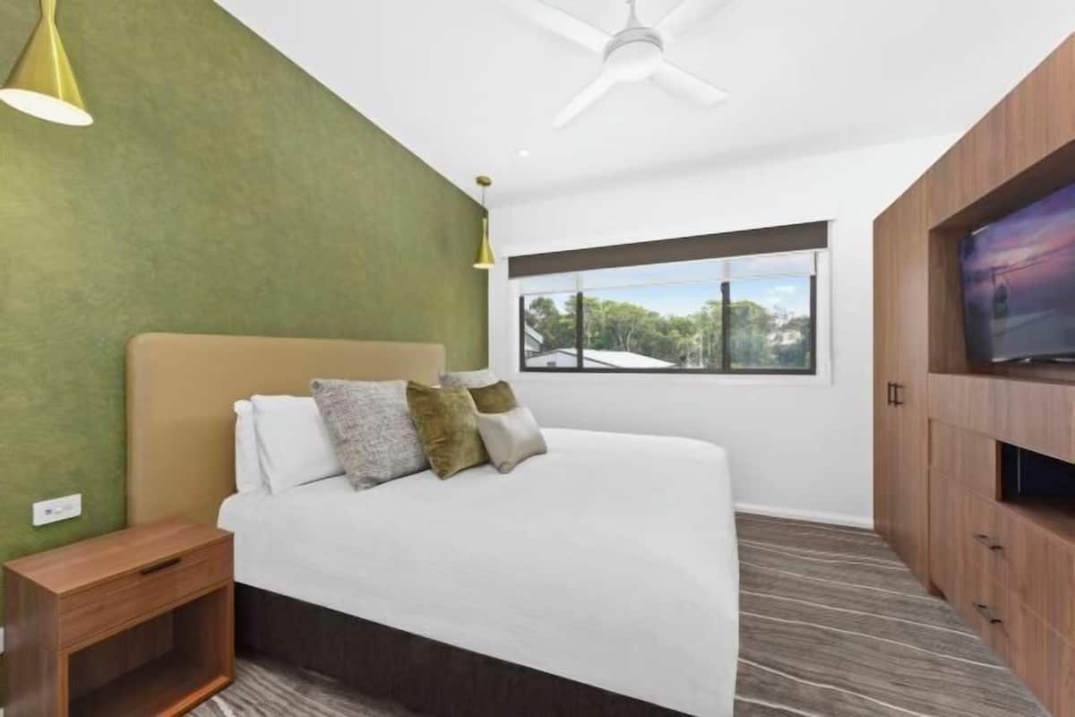 Minibar, iron/ironing board, cribs (surcharge)