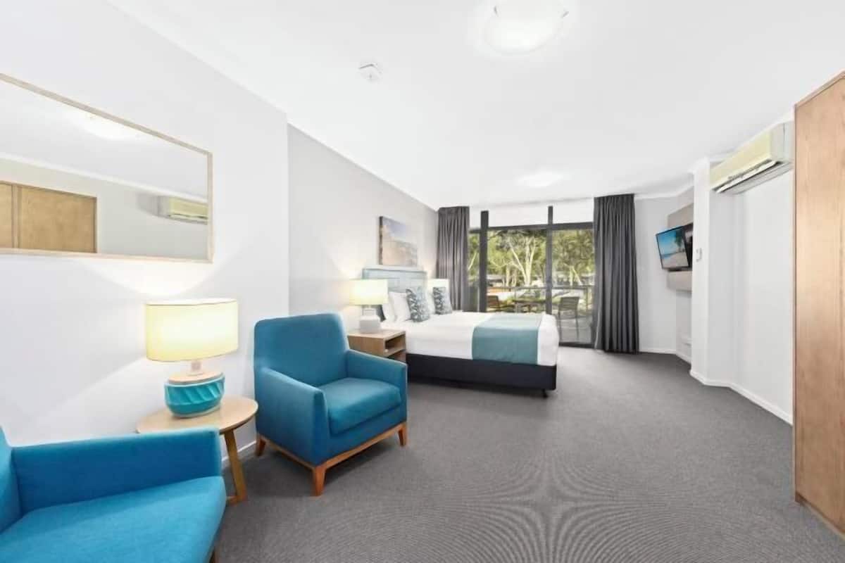 Minibar, iron/ironing board, cribs (surcharge)