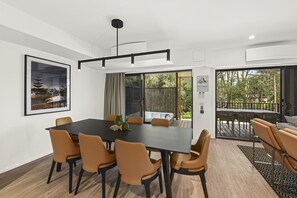 LCD TV, table tennis - Club Wyndham Flynns Beach, Trademark Collection by Wyndham (Port Macquarie)