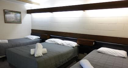 Coal Creek Motel