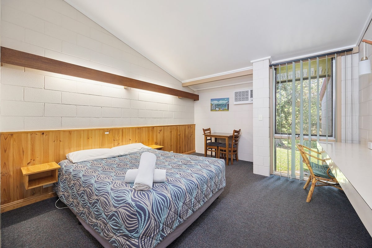 Standard-huone, tupakointi kielletty (Queen) | Ilmainen Wi-Fi, vuodevaatteet