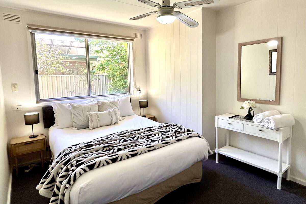 Deluxe Apartment, 2 Bedrooms, Garden View | Premium bedding, Tempur-Pedic beds, soundproofing, iron/ironing board