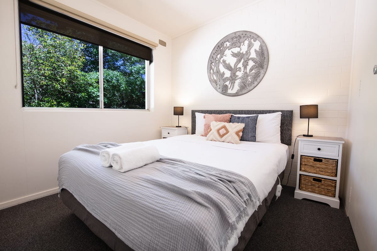 2 Schlafzimmer, hochwertige Bettwaren, Tempur-Pedic-Betten