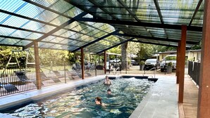 Unclassified image, 3 of 212, button - Adina Lodge Holiday Units (Bright)
