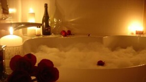 Deep soaking bathtub - Birchwood Manor Motel (Invercargill)