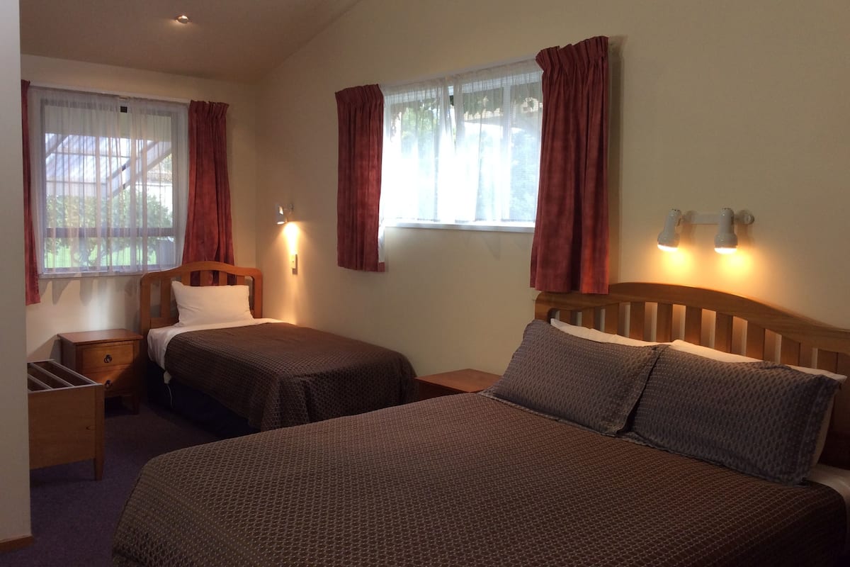 Standaard suite, 1 slaapkamer, niet-roken, keuken (King Apartment) | 1 slaapkamer, een kluis op de kamer, gratis wifi, beddengoed