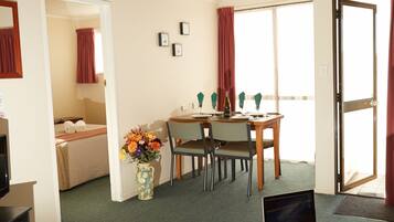 Family Apartment, 2 Bedrooms, Kitchen | Private kitchen