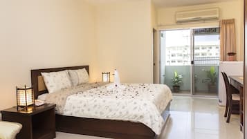 Desk, blackout drapes, free WiFi, bed sheets