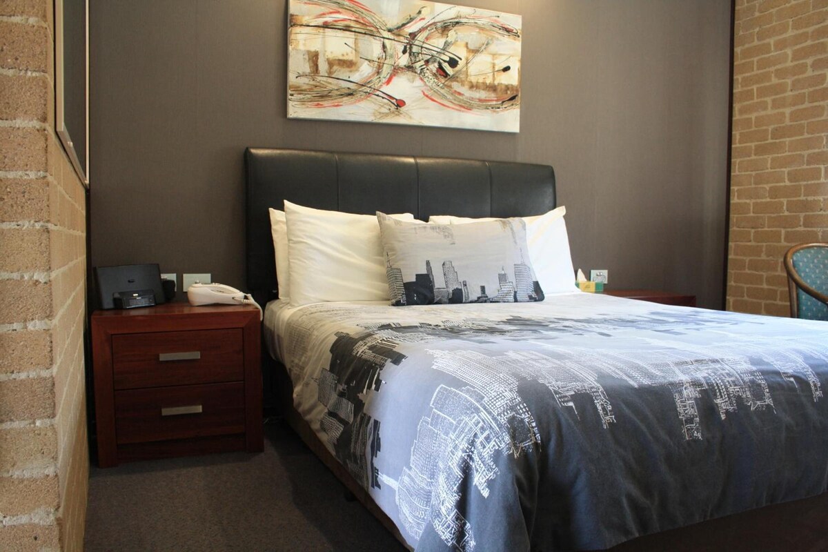 Grand Manor Motor Inn - Queanbeyan