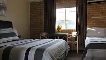 Quarto luxo (Queen & Single) | Roupas de cama premium, escrivaninha, quartos à prova de som